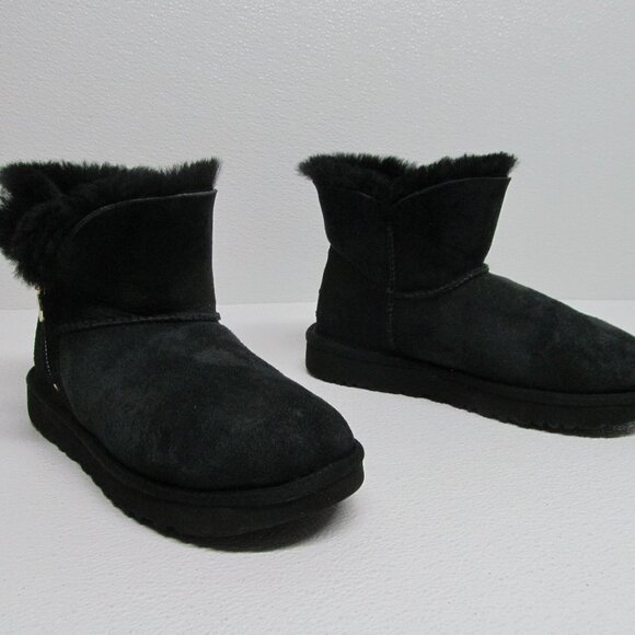 UGG Bailey Zip Mini Boot Leather Sheepskin size 7 - Picture 1 of 10